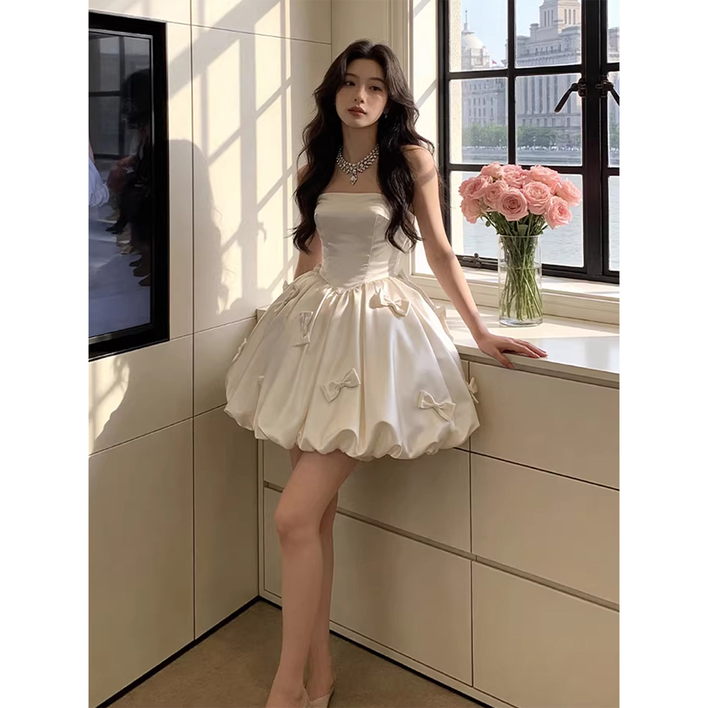抹胸晚礼服女2026新款蝴蝶结生日宴会登记领证小白裙显瘦日常可穿 - 实物图