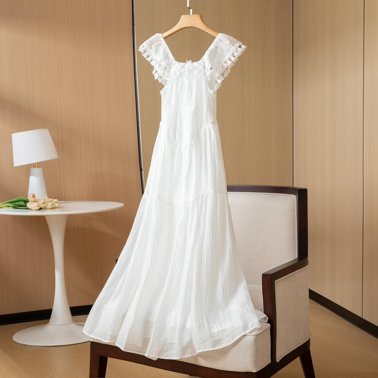 特价茶歇法时尚连衣裙新款夏季设计感洋气流苏收腰连衣裙白可扎染