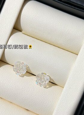 新款山茶花树脂耳钉新款耳环气质小清新小众塑料耳棒防过敏养耳洞