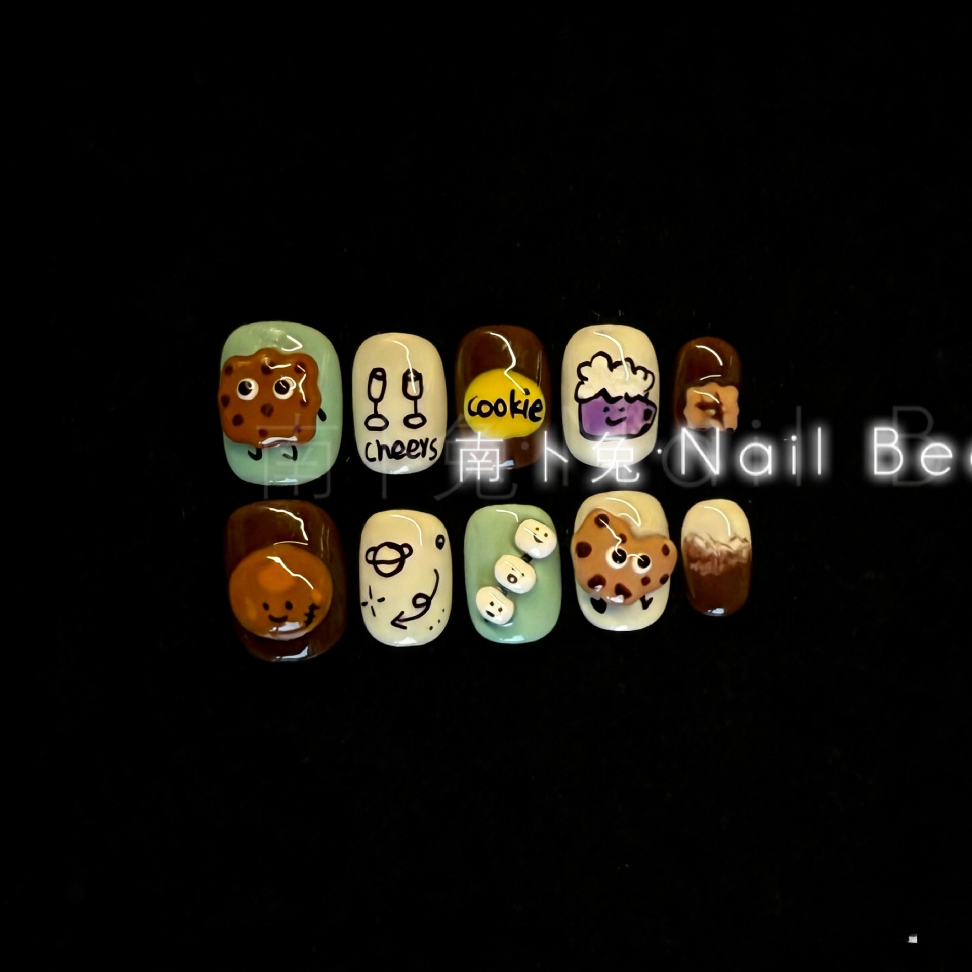 纯手工穿戴甲短款可爱卡通手绘小狗咖色秋冬美甲显白搞怪,彩妆/香水/美妆工具,穿戴甲/甲片,淘宝优惠券,粉丝福利购,淘宝优惠卷