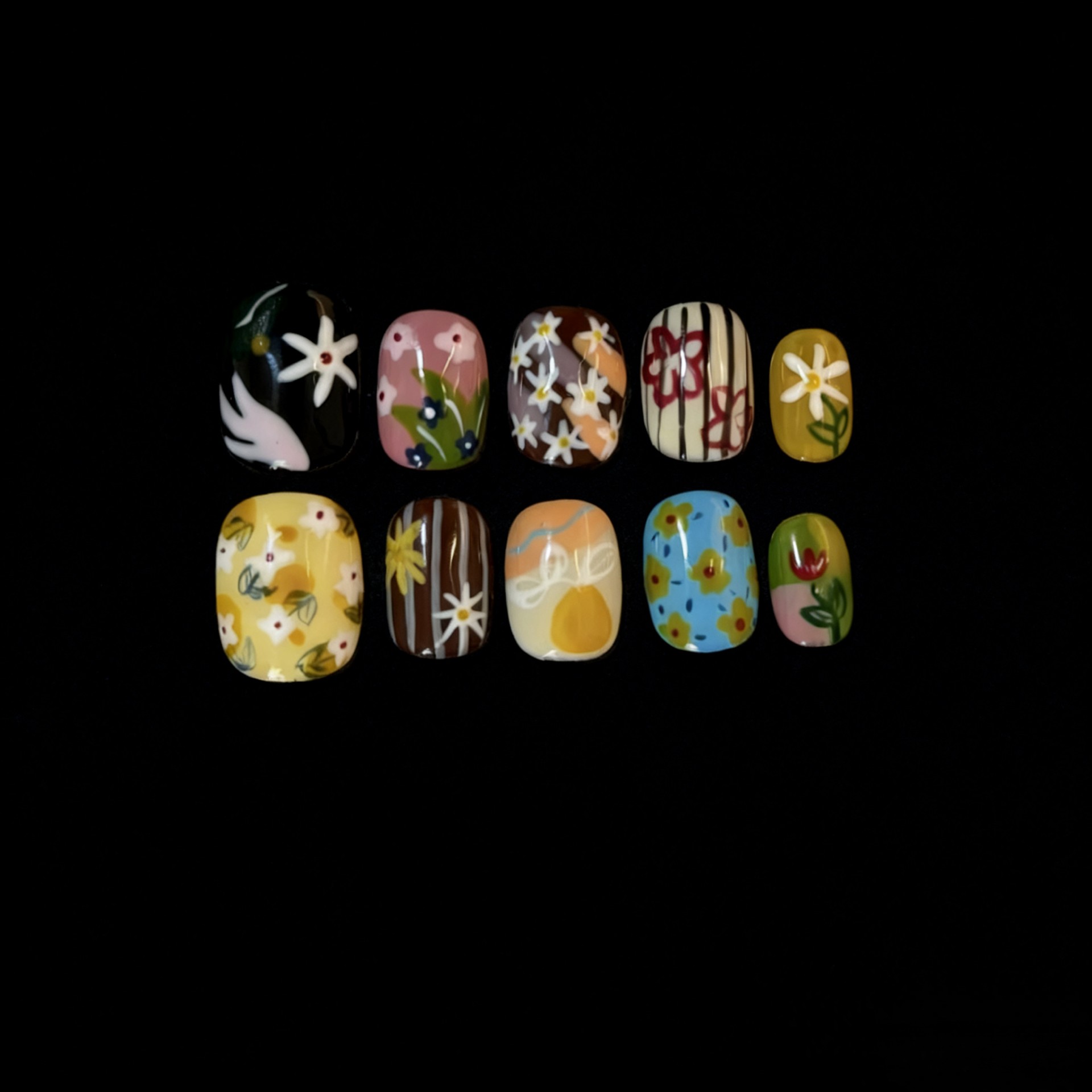 南卜兔纯手工穿戴甲手绘平面穿戴甲短甲卡通撞色拆卸美甲秋冬款,彩妆/香水/美妆工具,穿戴甲/甲片,淘宝优惠券,粉丝福利购,淘宝优惠卷