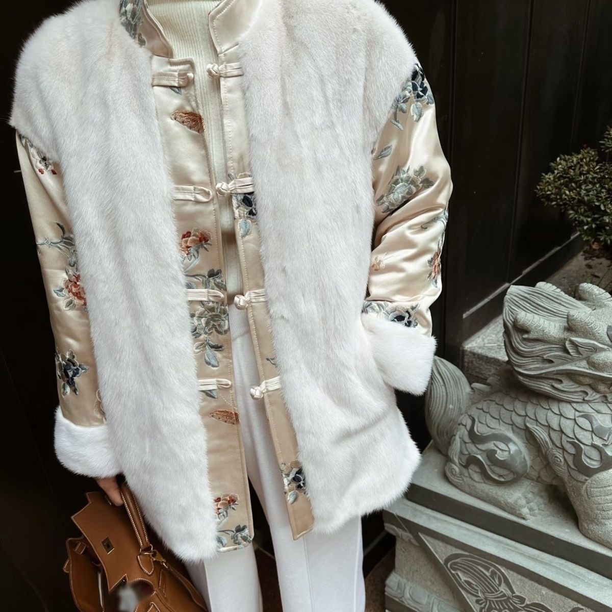 新中式加厚重工绣花拼接金貂绒中长款棉衣保暖外套高端定制尾货女,女装/女士精品,短外套,淘宝优惠券,粉丝福利购,淘宝优惠卷