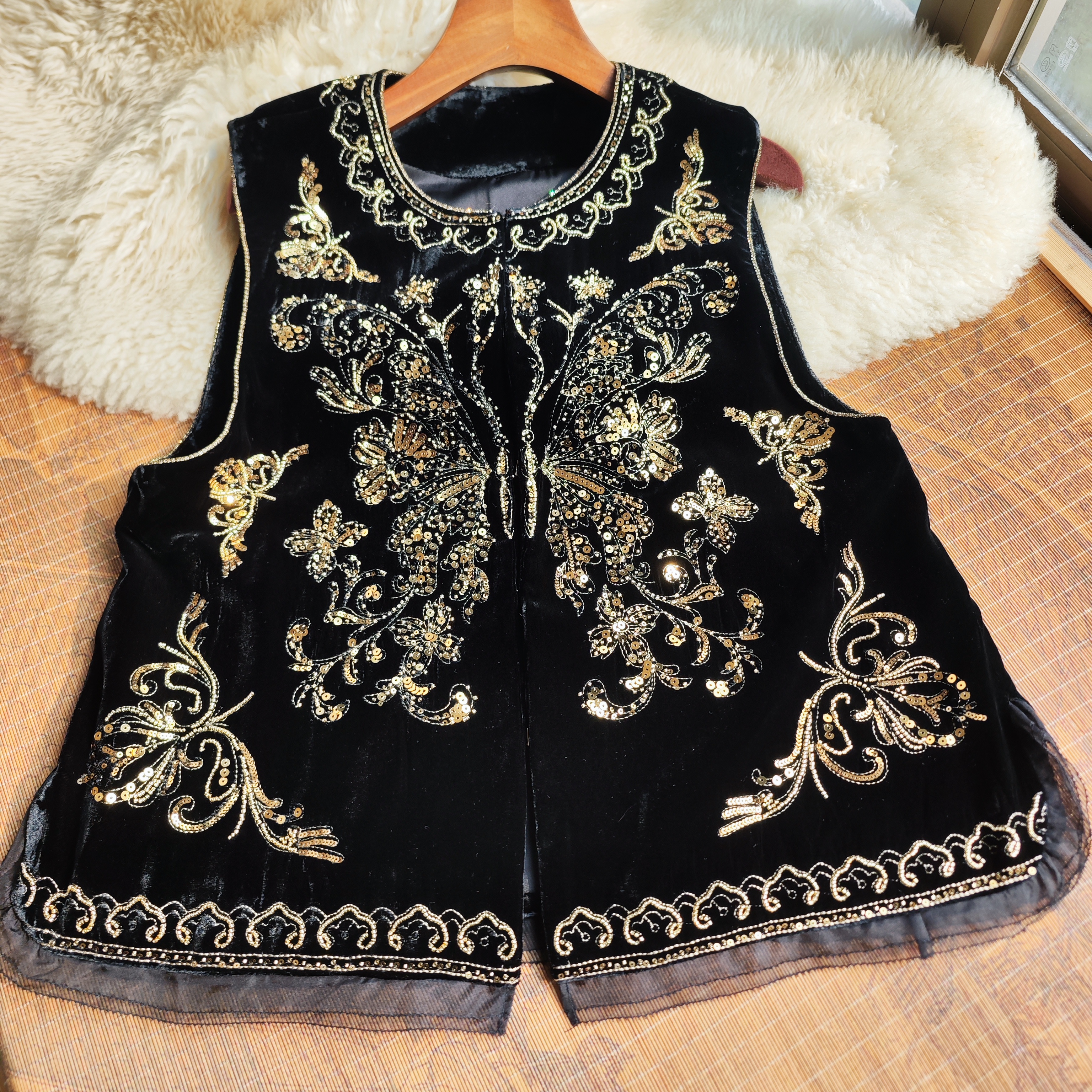 100真丝丝绒~轻奢重工定位钉珠绣花新中式马甲春秋新南油高端女装