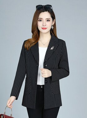 w71春秋装外套中老年女妈妈装中年气质洋气西装春天c06短款小西服