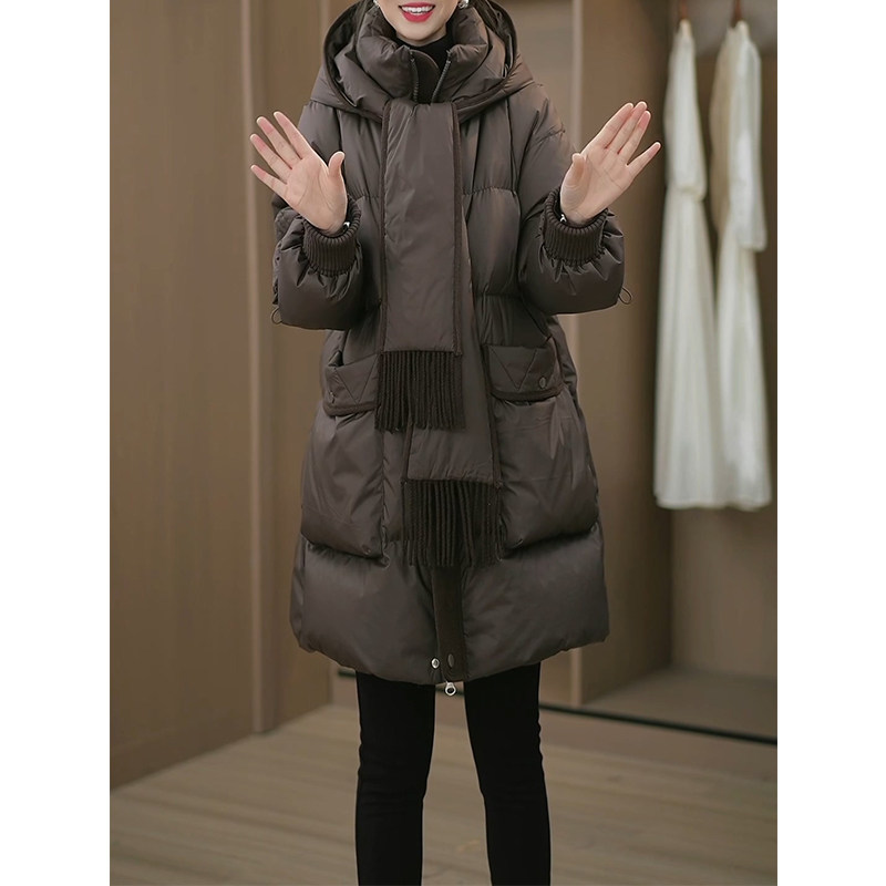 阔版连帽加厚白鸭绒外套女2024冬季新款妈妈洋气保暖中长款羽绒服