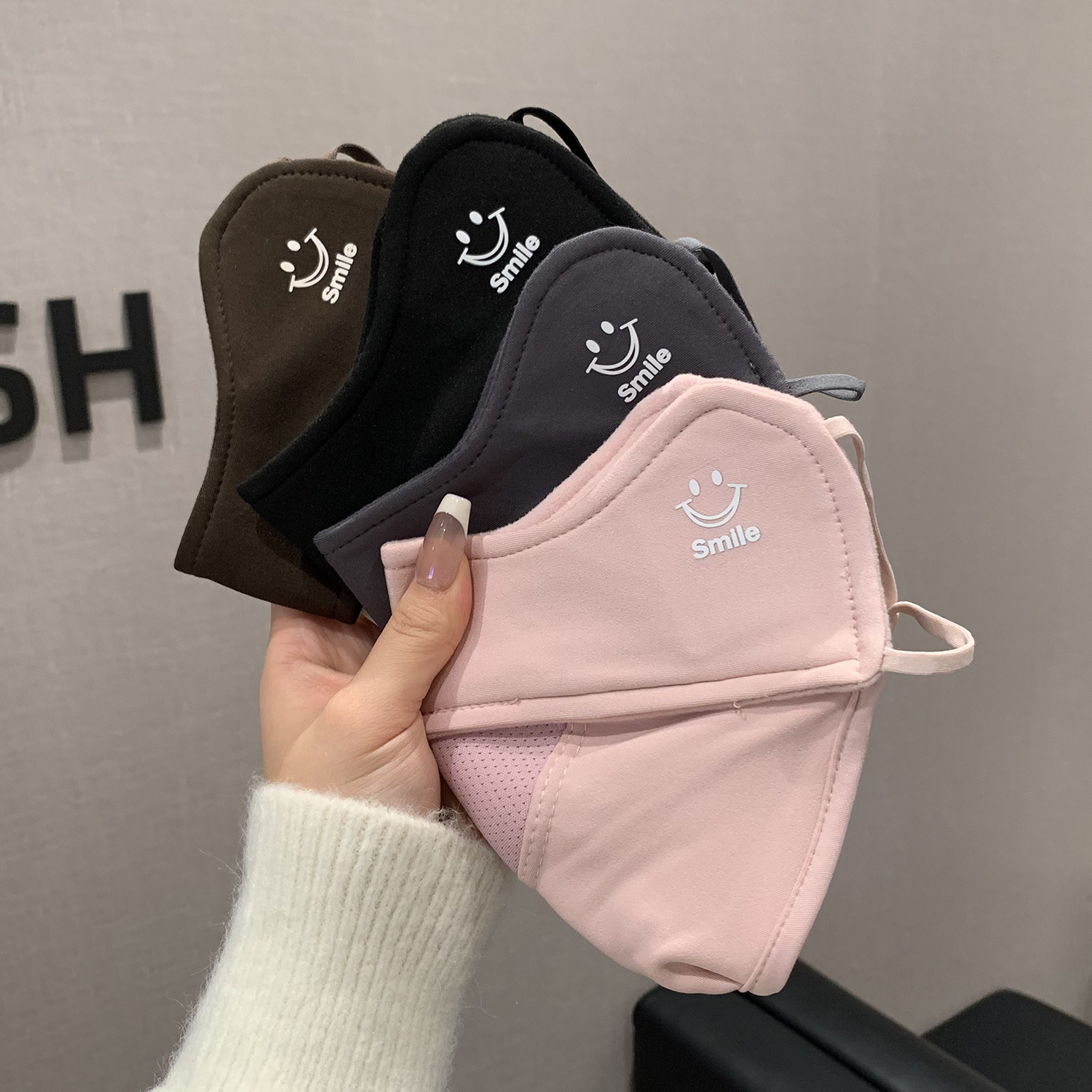 笑脸防晒面罩女高颜值透气防风户外骑行口罩冬天保暖加厚款