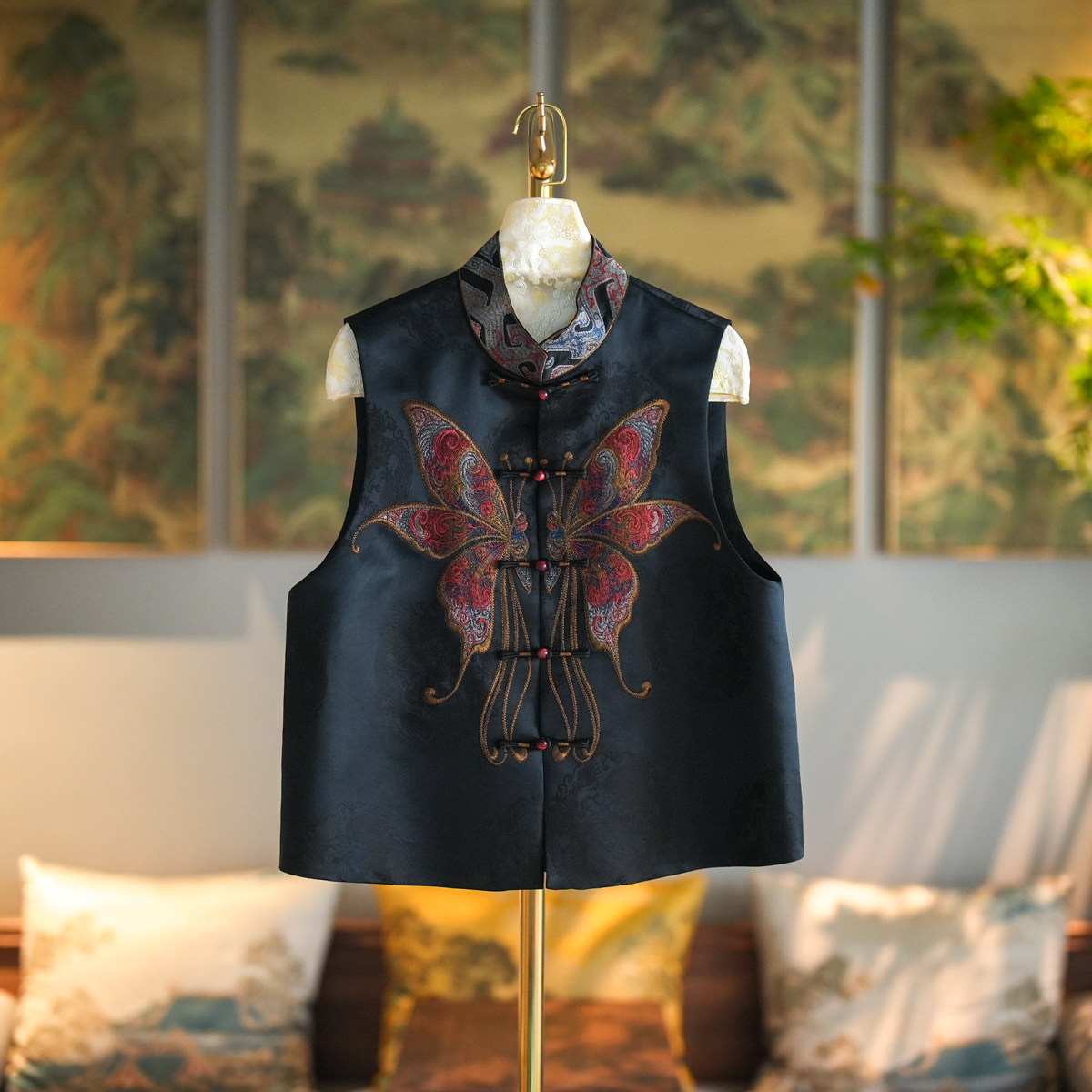蓝大单排扣国风蝴蝶刺绣黑色马甲
