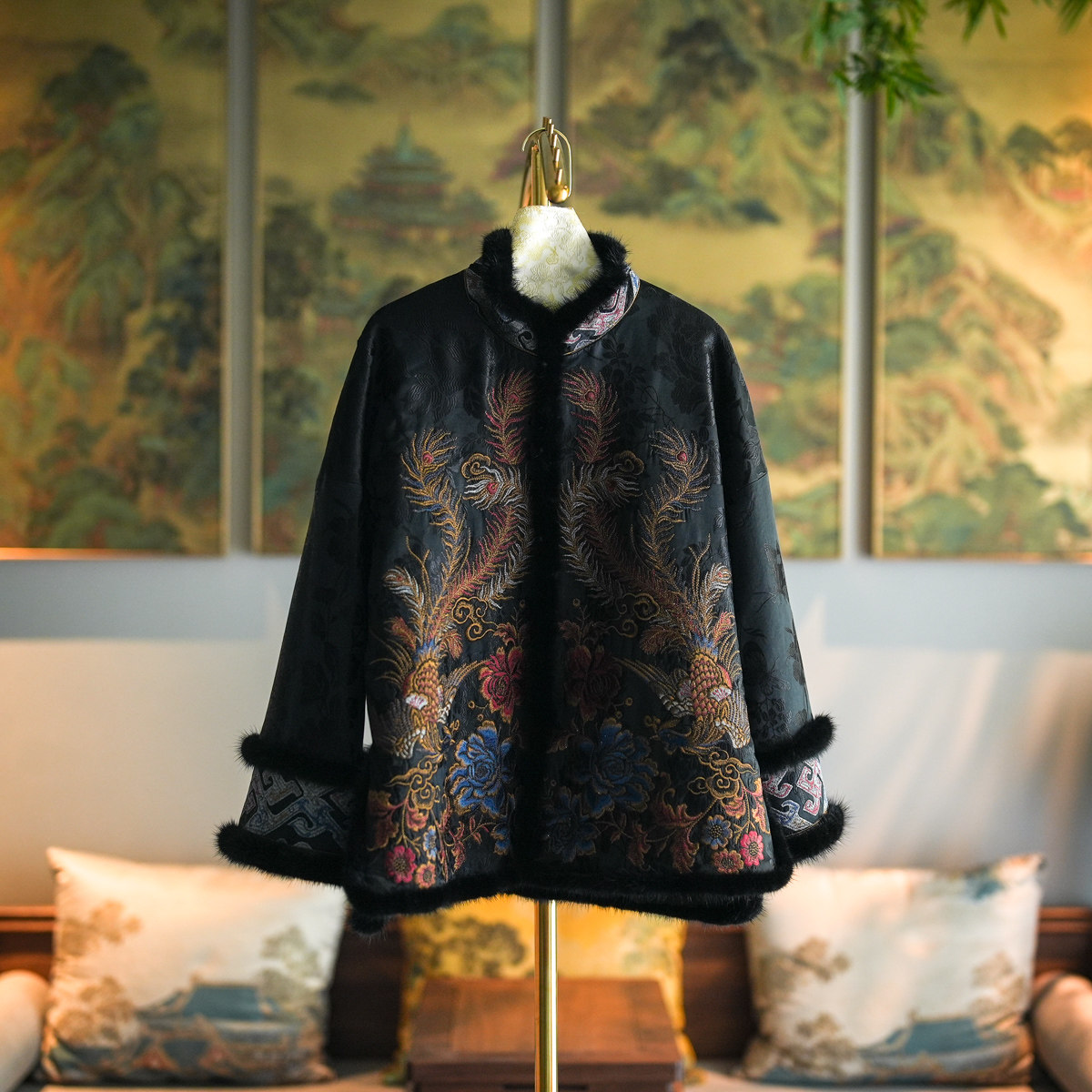 蓝大国风桑蚕丝刺绣保暖黑色外套