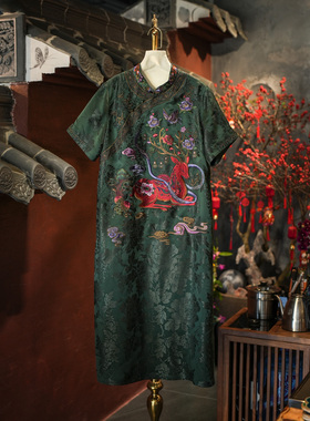 蓝大原创女装重工精美刺绣立领桑蚕丝直筒显瘦过膝绿色连衣裙4001