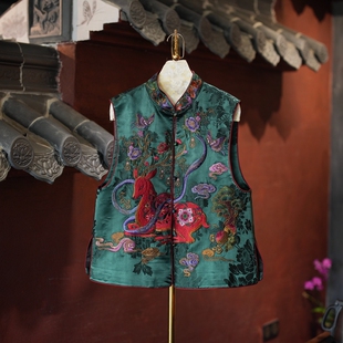 蓝大原创女装 重工精美九色鹿刺绣立领真丝非遗香云纱绿色马夹5914