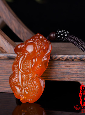 黄玉髓红玛瑙貔貅招财转运吊坠