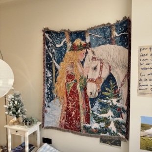 捷克穆夏风格 斯拉夫民族油画 冬季温暖氛围感白马少女装饰挂毯