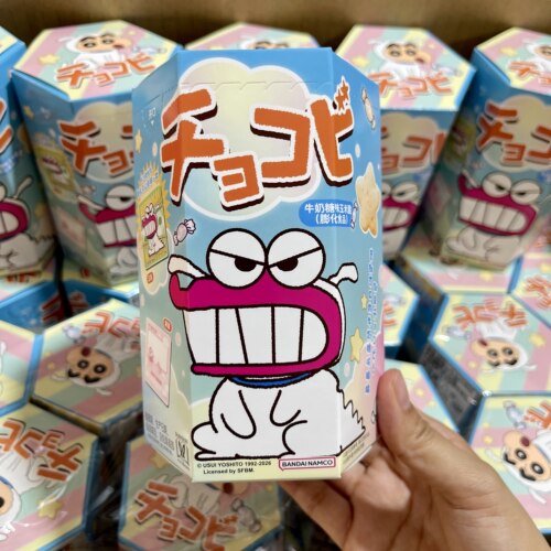 小新同款饼干鳄鱼山先生巧克比牛奶糖味玉米脆附小新贴纸儿童零食
