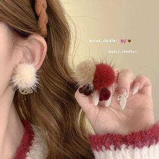 可爱毛绒球小熊耳钉女米色银针甜美气质百搭耳环耳饰无耳洞耳夹