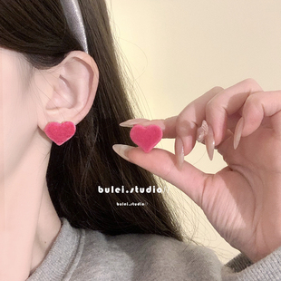 秋冬复古桃粉色爱心绒面耳钉新款甜美配大衣耳饰耳环无耳洞耳夹
