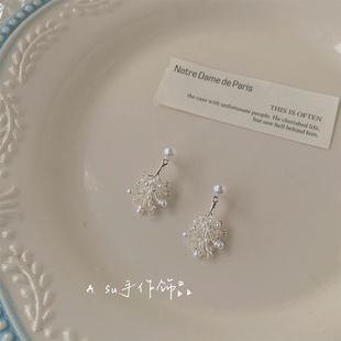 【满25包邮】S925银珍珠雪花耳钉女百搭气质耳饰耳环