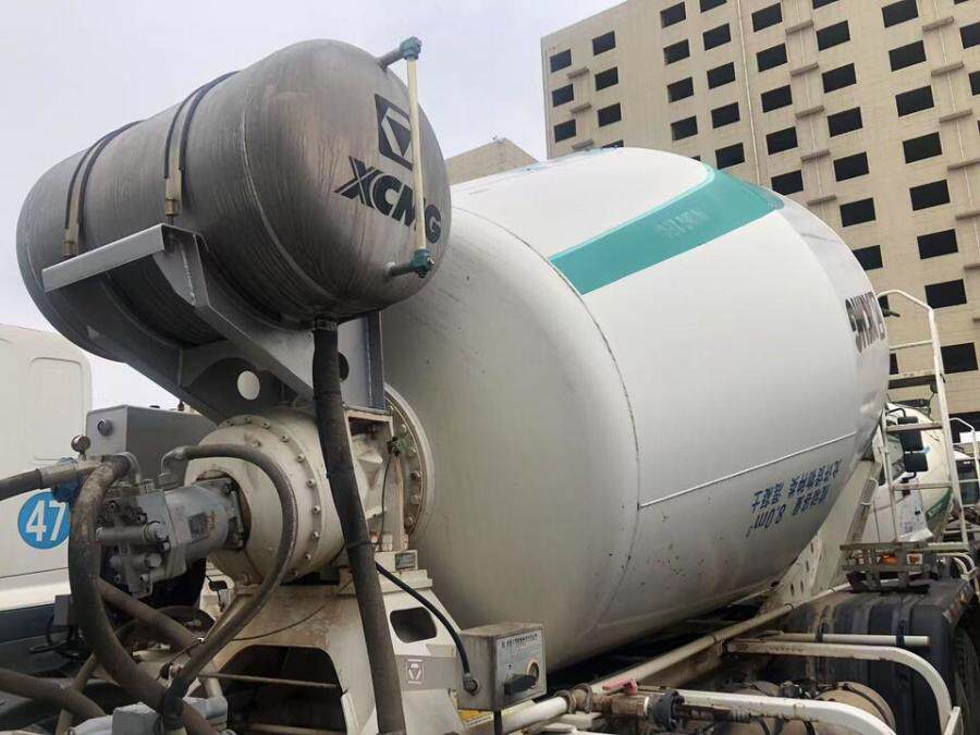 4月6日衡阳市号牌为湘D2P558的徐工牌重型特殊结构货车网络拍卖公告