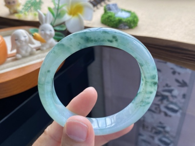 5.23批4702号55.2-11.9-8.2冰飘花种水镯！飘花真的很有意境感！