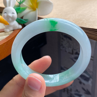 4.8批1502号54 8.3正圈飘阳绿 青翠色明亮诱人 12.4