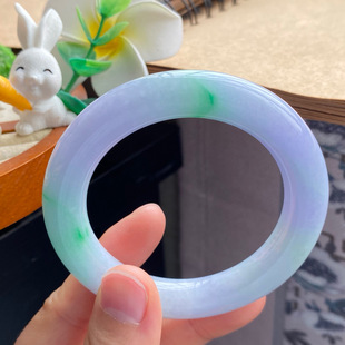 甜美仙气 3.21批2120号53.3 11.1飘阳绿淡彩镯