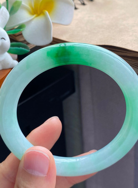 1.25批13559号56.5-9.9-9.8 翠阳绿圆条！色泽明媚又张扬！