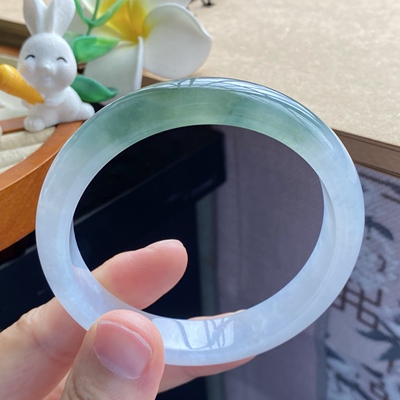 5.27批4006号58.5-12.7-7.9 冰茶绿果冻镯！古风的韵味！