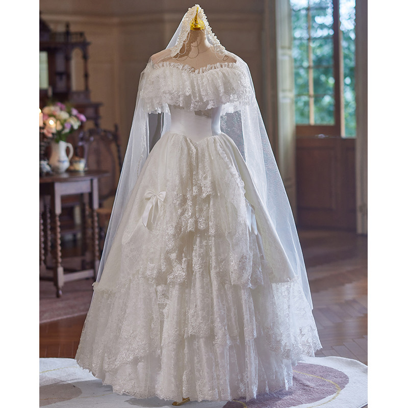 复古缎面蕾丝迎宾齐地新娘轻婚纱主纱出门纱影楼主题在逃公主礼服