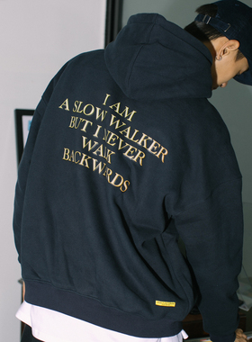 DAKYAM(达人)Never Backwards 漫步人生文字排版印花秋冬连帽卫衣