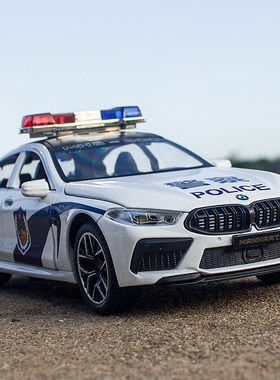 1:24大号宝马M8合金车模六开门公安特警车玩具车男孩仿真汽车模型