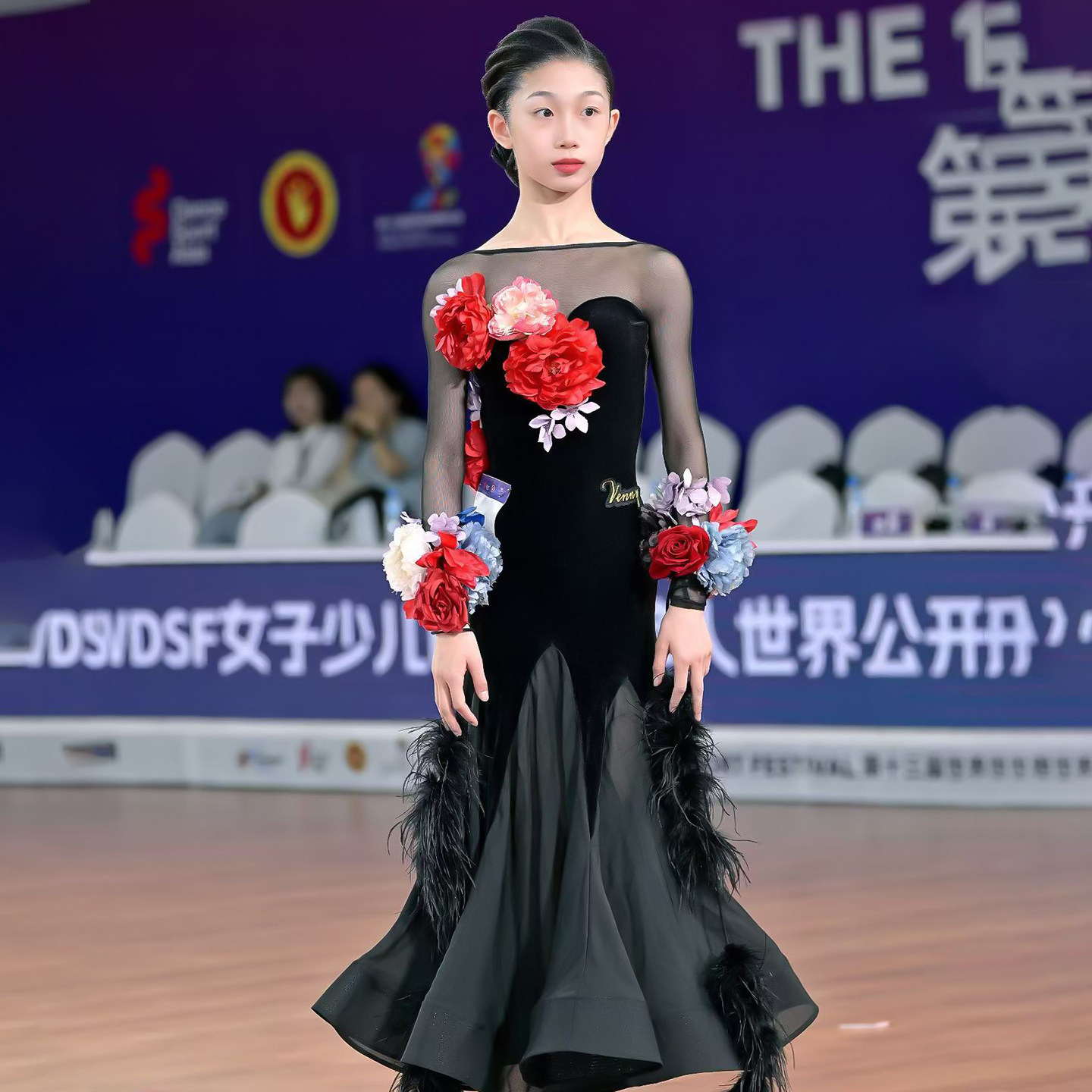 Venny薇妮摩登长裙高端定制考级演出玫瑰花瓣表演服鱼骨演出舞服,运动/瑜伽/健身/球迷用品,摩登舞套装(含演出服),淘宝优惠券,粉丝福利购,淘宝优惠卷