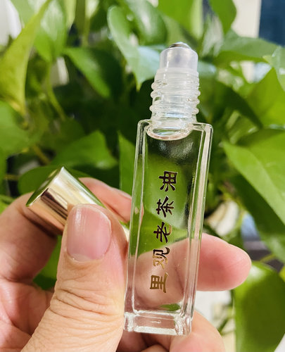里观老茶油滚珠10ml15年0-3岁宝宝使用唇油透明白色茶油