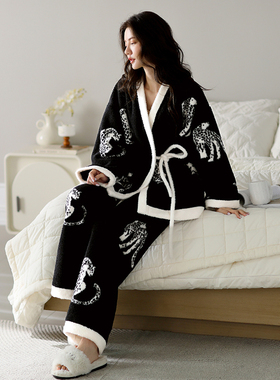 家乐芬睡衣女士秋冬季冬款珊瑚绒法兰绒加绒加厚款家居服和服黑色
