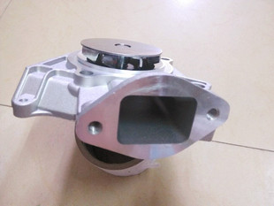 适用于老款马自达BG323水泵  CA7130发动机冷却水泵