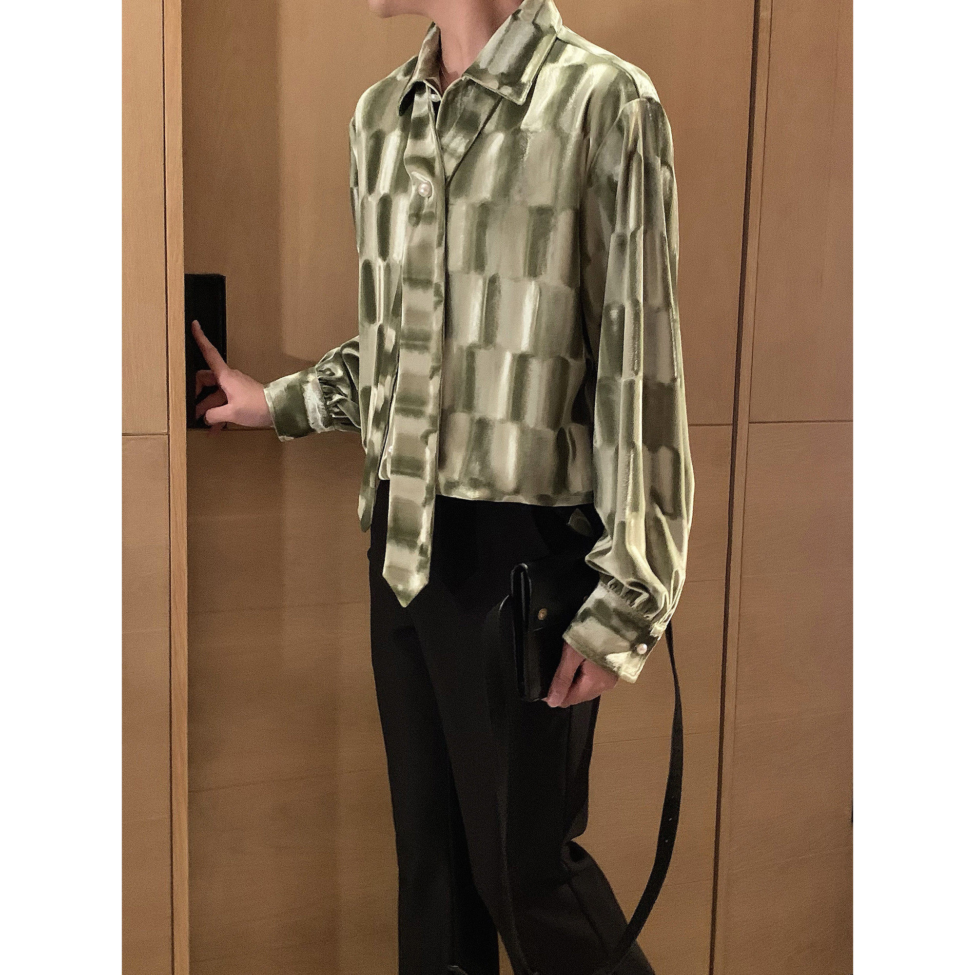 阿茶与阿古绿色丝绒衬衫男长袖高级感小众光感格子设计宽松衬衣