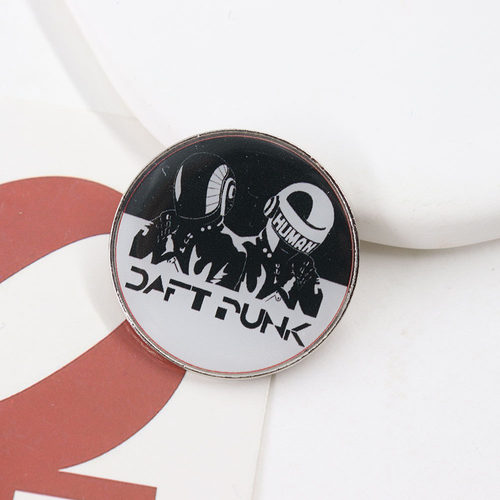 Daft Punk 蠢朋克黑白头盔人物圆形电子乐金属徽章胸针配饰 Pins