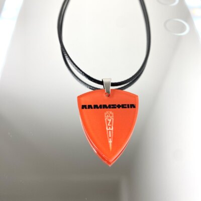 德国战车乐队Rammstein周边吉他拨片项链配饰专辑徽章重金属摇滚