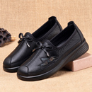 老北京布鞋女新款中老年妈妈鞋秋冬皮面老太太奶奶软底防滑老人鞋