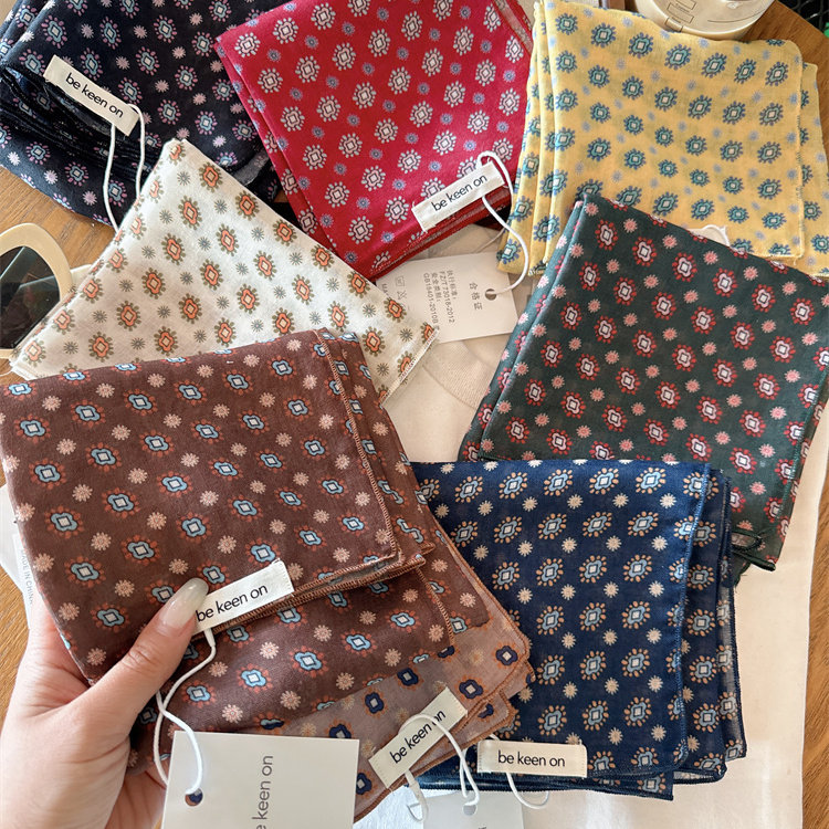 复古高级感棕色小花小方巾女春夏薄款透气时尚百搭装饰包头巾丝巾,服饰配件/皮带/帽子/围巾,围巾/丝巾/披肩,淘宝优惠券,粉丝福利购,淘宝优惠卷