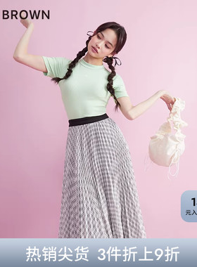 LILY BROWN春夏款 纯色清新百搭露背正肩短袖T恤LWCT232105