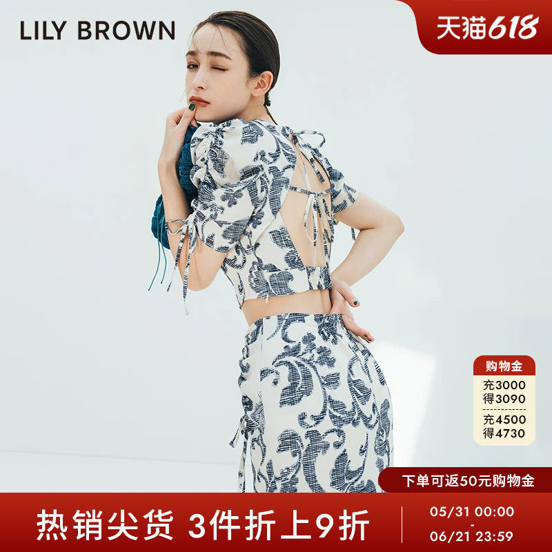 LILY BROWN秋冬款 复古抽褶泡泡袖露背衬衫上衣LWFT234001