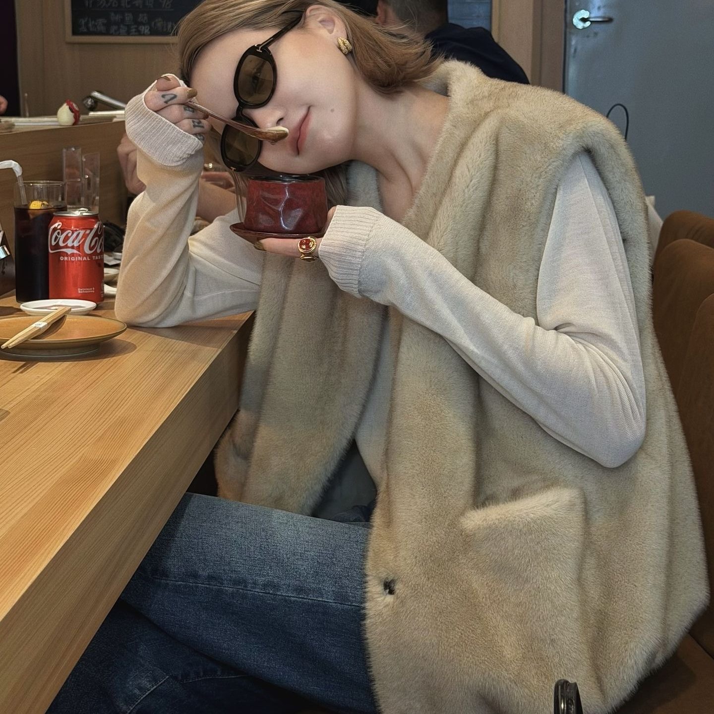 环保皮草皮毛一体仿水貂毛马甲背心女秋冬加厚保暖无袖马夹图片
