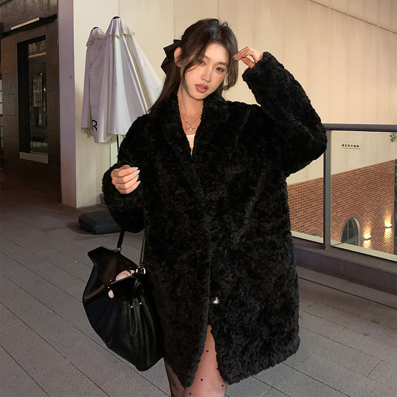 2024新款冬季高级感羊羔毛外套女长款宽松加厚羊羔绒皮草毛毛大衣