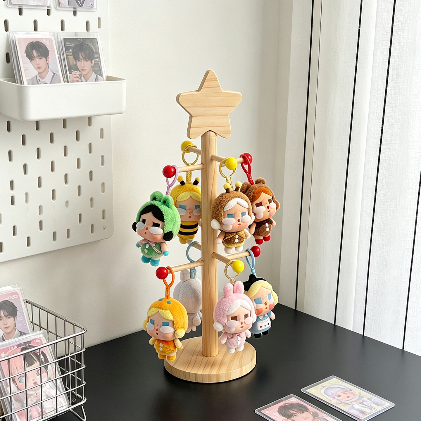 毛绒娃娃收纳神器盲盒手办置物架玩偶挂件架钥匙扣摆件展示架实木