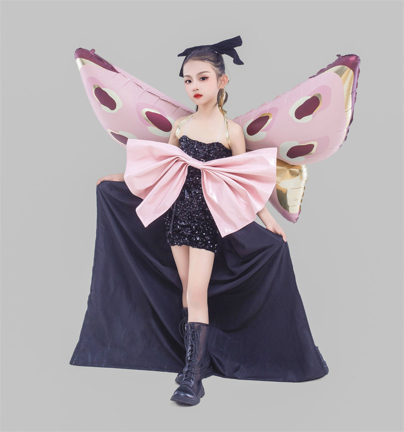 女童走秀潮服模特t台时装爱豆表演打歌服玩偶主题个性大蝴蝶翅膀