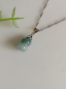翡翠飘花葫芦玉吊坠百搭项链