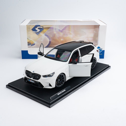 1/18 Solido 宝马M5 TOURING 白色 合金封闭模型