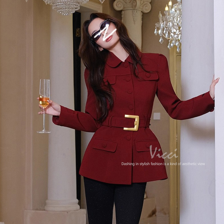 酒红色高级感翻领收腰西装复古小香风多口袋设计外套上衣2025秋冬