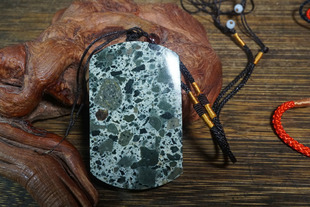 22246号 新疆哈密角砾岩无事牌子