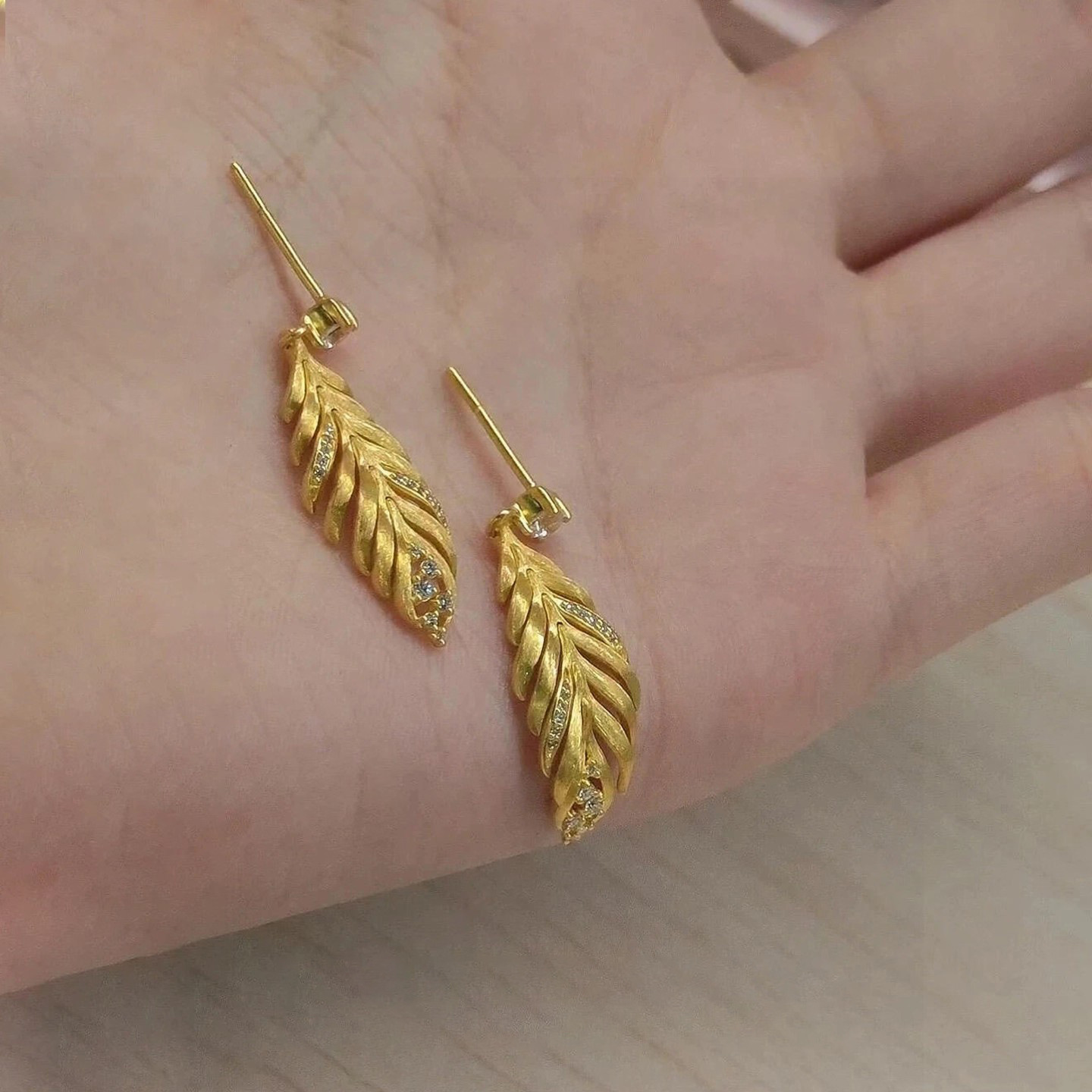 小红书爆款羽毛流苏耳钉轻奢高级感小众设计感大气耳饰一件代发