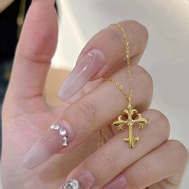 小红书爆款中古十字架锁骨链女2024新款精致金色十字项链一件代发